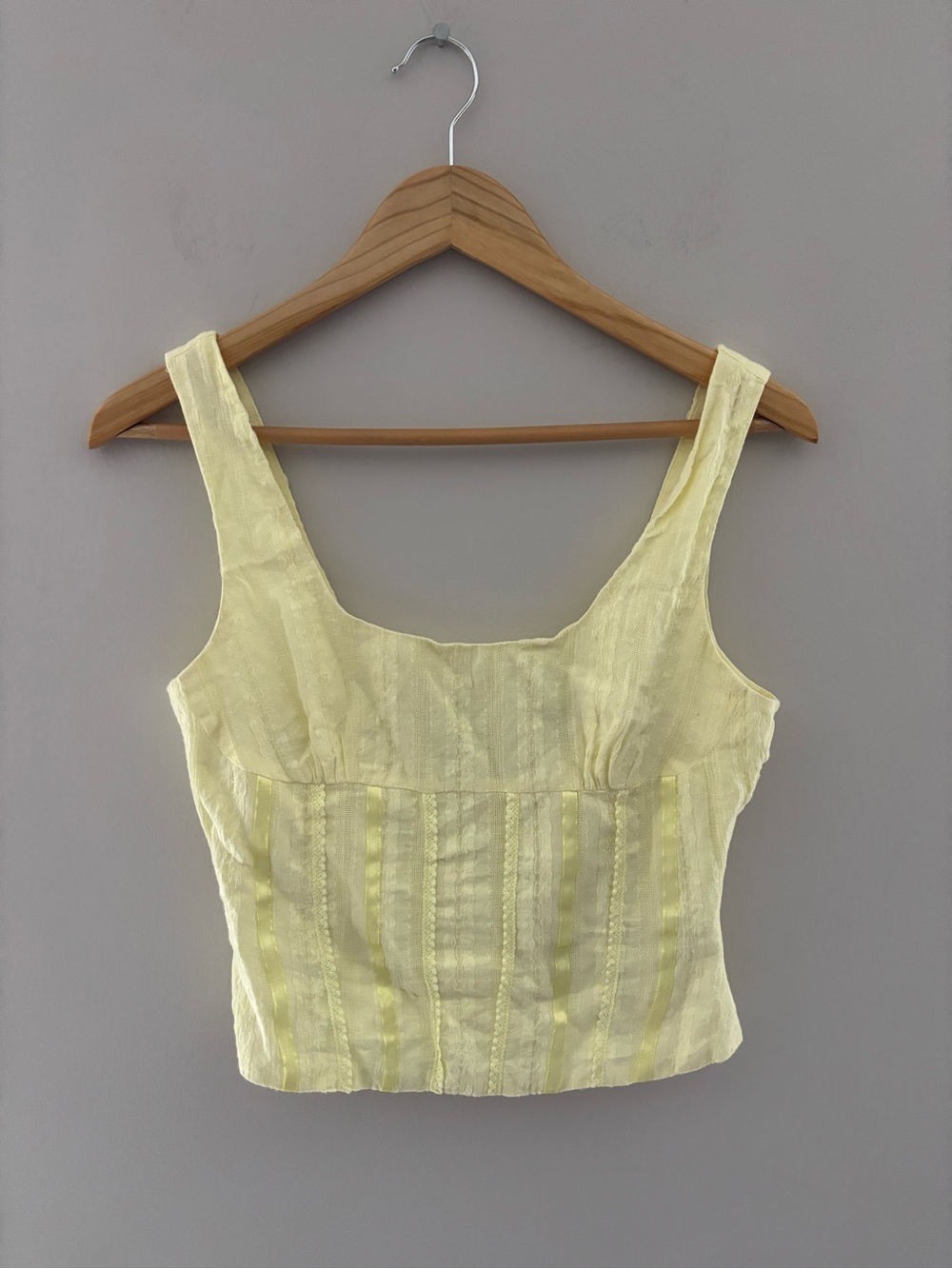 Princess Polly Pale Yellow Square Neck Tank Top Women's Size 4
